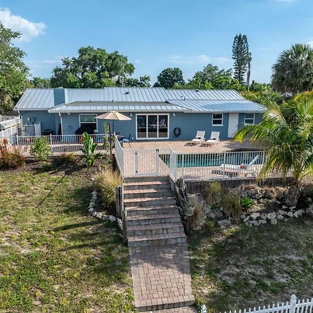 3 Bed, 3 Bath, Pool Home With Boat Dock